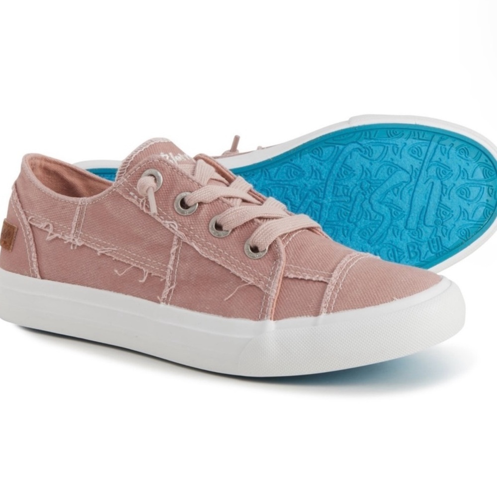 NWOT Blowfish Blush Canvas Sneakers with White Trim